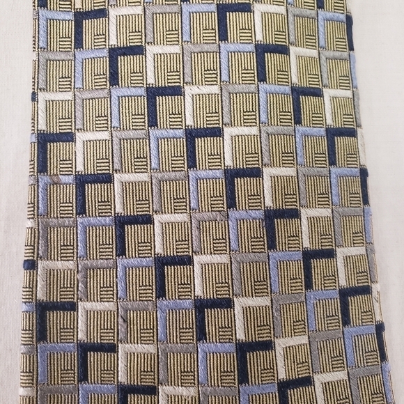 Nautica Gold and Blue Tie 100% Silk - Picture 2 of 4